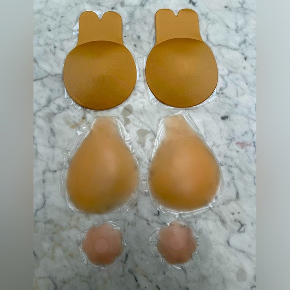 Other - COPY - COPY - NWT women’s silicon invisible lift bra with nipple cover set size…